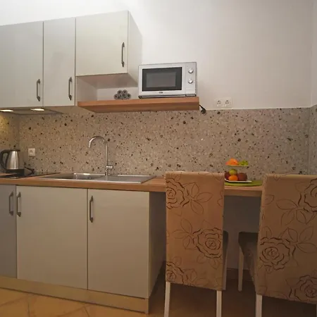 Studio Apartment Izzy Kastela Exterior photo