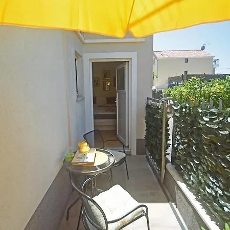 Studio Apartment Izzy Kastela Exterior photo